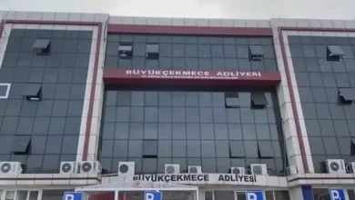 Büyükçekmece Adliyesi’nde 147 milyon liralık vurgun 7 Büyükçekmece Adliyesi’nde adli emanet kasalarının boşaltıldığı olayda 25 kilo altın ve 50 kilo gümüşün çalındığı ortaya çıktı