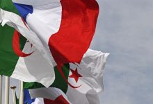 Cezayir Parlamentosu, Fransa’nın ülkeyi 130 yıl boyunca sömürgeleştirmesini oy birliğiyle “devlet suçu” olarak tanımlayan yasayı kabul etti.