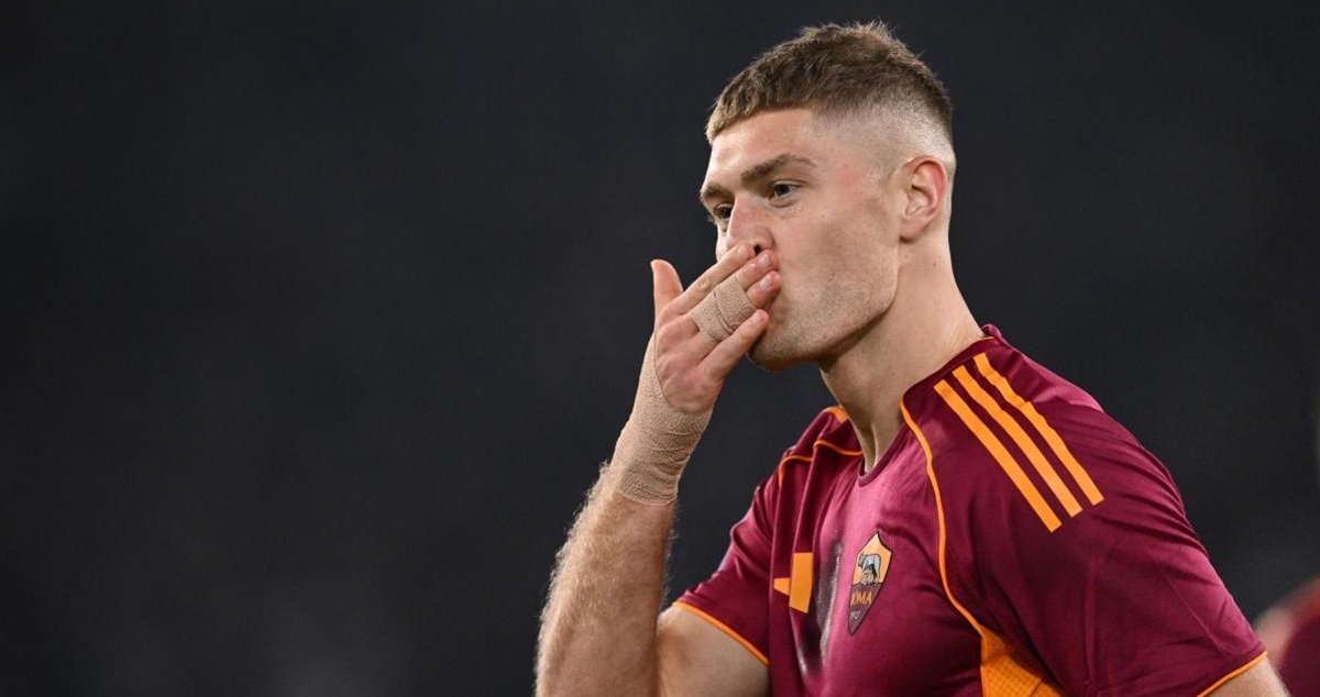 Fenerbahçe, İtalya’da golcü arıyor 1 Forvet hattını ara transferde güçlendirmek isteyen Fenerbahçe, İtalya Ligi’nden üç isimle temasa geçti. Orta sahaya da Alanya’dan Maestro tamam