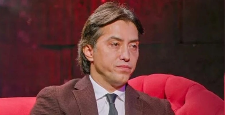 uyuşturucu soruşturmasında gözaltı ve tutuklama kararları art arda gelirken, dosyaya bir gazeteci daha eklendi. Yapılan açıklamaya göre Emrullah Erdinç gözaltına alındı.