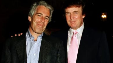 ABD’de yayımlanan Jeffrey Epstein belgeleri, çocuk istismarı iddialarını yeniden dünya gündemine taşıdı.