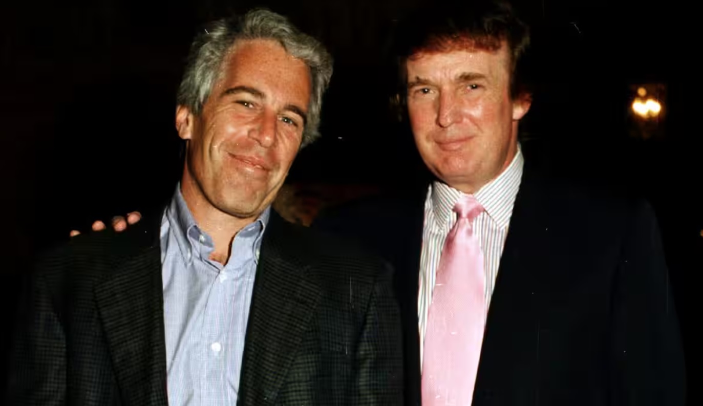 ABD’de yayımlanan Jeffrey Epstein belgeleri, çocuk istismarı iddialarını yeniden dünya gündemine taşıdı.