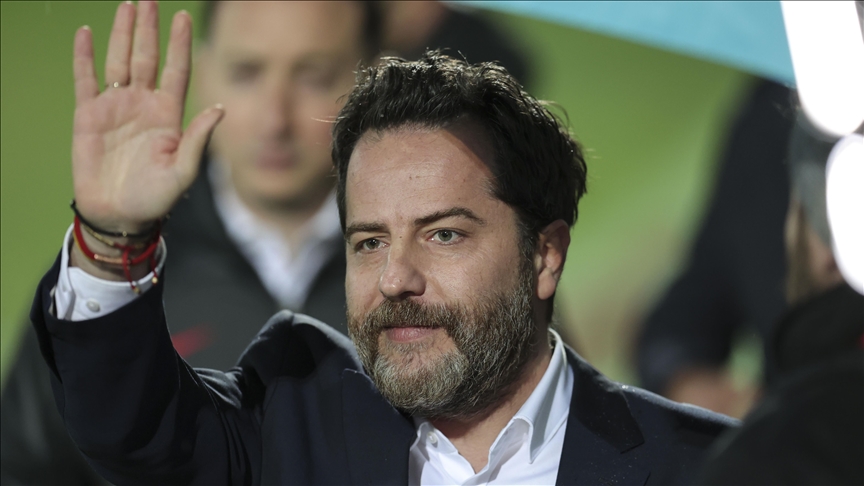 “Futbolda Bahis Soruşturması” kapsamında, aralarında Erden Timur’un da bulunduğu 29 şüpheli hakkında 11 ilde eş zamanlı operasyon düzenlendi.