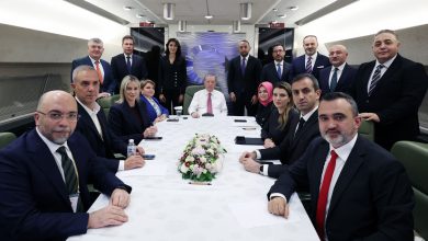 Cumhurbaşkanı Erdoğan'dan bahis tepkisi 7 Cumhurbaşkanı Recep Tayyip Erdoğan, bahis soruşturması hakkında, "Milyonlarca lira transfer ücreti alan bu insanlar, bu işin içerisine nasıl bulaşır, nasıl girer?" dedi