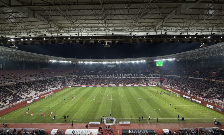 Türkiye Nesine 3. Lig 4. Grup’ta şampiyonluk mücadelesi veren iki ekibin maçında Eskişehirspor, Karşıyaka’yı 3-0 mağlup etti.