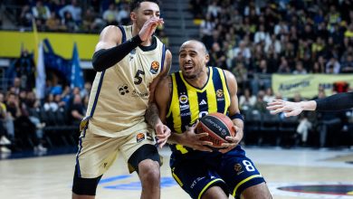 EuroLeague’de son şampiyon Fenerbahçe Beko, Barcelona’yı 72-71 yenerek önemli bir galibiyet aldı