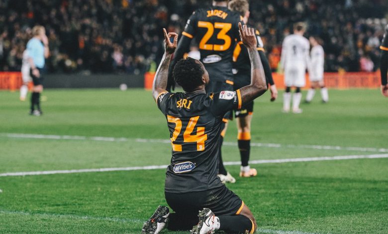 Acun Ilıcalı’nın sahibi olduğu Hull City, transfer yasağına karşın İngiltere Premier Ligi’ne yükselme yarışında çok iddialı