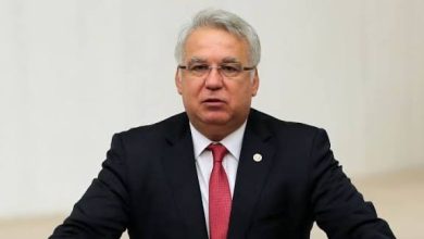 “Cumhurbaşkanına hakaret” suçlamasıyla tutuklanan eski AK Parti İzmir Milletvekili Hüseyin Kocabıyık için tahliye kararı verildi