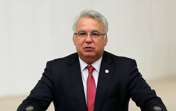 Hüseyin Kocabıyık tahliye oldu 1 “Cumhurbaşkanına hakaret” suçlamasıyla tutuklanan eski AK Parti İzmir Milletvekili Hüseyin Kocabıyık için tahliye kararı verildi