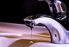 Kuraklık nedeniyle planlı kesinti programını güncelleyen İZSU, İzmir’in 13 ilçesinde artık her gece 23.00–05.00 arasında su verilmeyeceğini açıkladı.