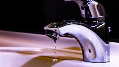 Kuraklık nedeniyle planlı kesinti programını güncelleyen İZSU, İzmir’in 13 ilçesinde artık her gece 23.00–05.00 arasında su verilmeyeceğini açıkladı.