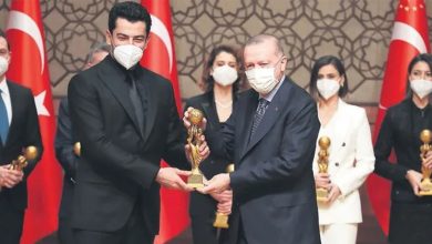 "Kenan İmirzalıoğlu, AK Parti'den aday oluyor" 13 ABD’de yaşayan eski oyuncu Tolga Karel, Kenan İmirzalıoğlu'nun 2028'de AK Parti'den milletvekili adayı olacağını öne sürdü
