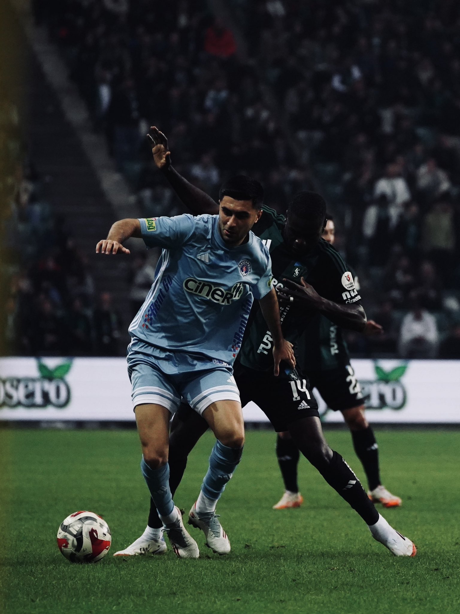 Kocaelispor kaybetmeyi unuttu 1 Trendyol Süper Lig’de Kocaelispor kendi sahasında Kasımpaşa ile 0-0 berabere kalarak yenilmezliğini 4 maça yükseltti.