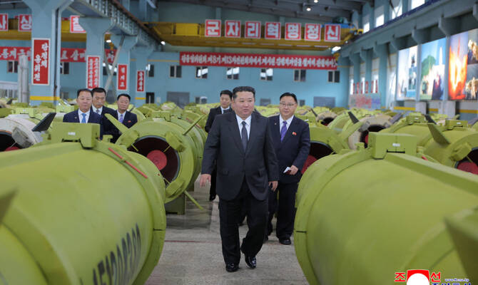 Kuzey Kore yönetimi, Batı Denizi’nde uzun menzilli stratejik seyir füzesi tatbikatı yapıldığını duyurdu.