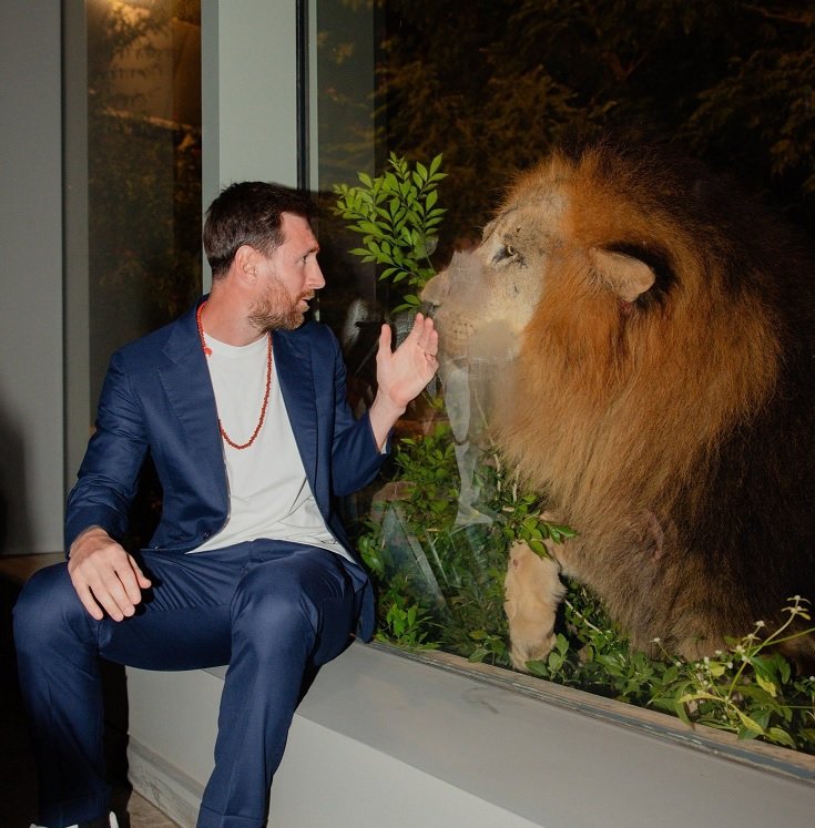 Lionel Messi, Galatasaray’a iddiası 1 Gazeteci Michael Rincon sosyal medya hesabından Lionel Messi’nin 4 aylığına Galatasaray’da forma giyebileceğini iddia etti