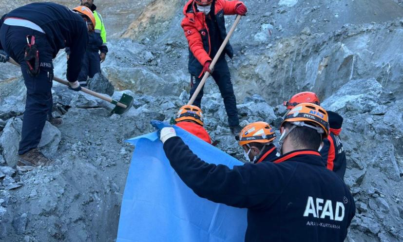 Divriği’nin İliç Bölgesinde17 Kasım Günü maden sahasında meydana gelen göçükte toprak altında kalan şantiye müdürü Sabri Yıldırım'ın (66) 28'inci günde cansız bedenine ulaşıldı