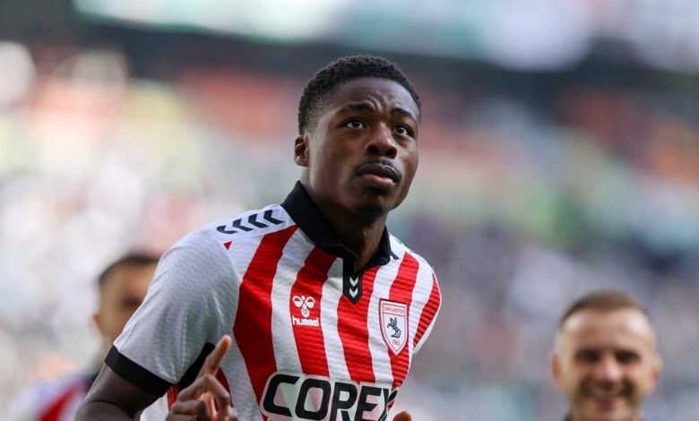 Trendyol Süper Lig’de şampiyonluk adaylarından Fenerbahçe, Samsunspor’dan kanat oyuncusu Anthony Musaba’yı renklerine bağladı