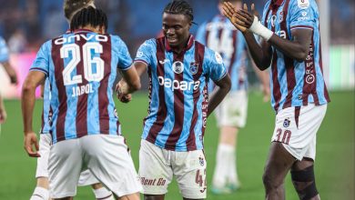 Trabzonsporlular değerini katladı 1 CIES’in son raporuna göre Trabzonsporlu Oulai ve Felipe Augusto’nun fiyatı çok yükseldi. Listede Kenan Yıldız ve Arda Güler ise artık 150 milyon Euro’yu zorluyor