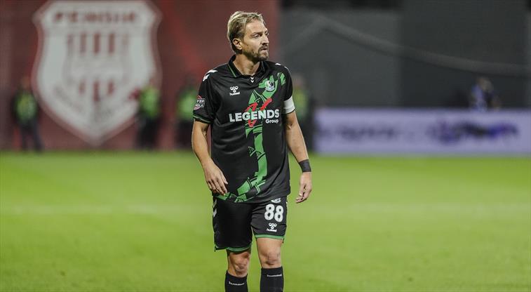 PFDK’dan Caner Erkin’e 5 maç ceza 11 Sakaryaspor’un tecrübeli oyuncusu Caner Erkin, maç içinde hakeme yönelik hakareti nedeniyle PFDK tarafından 5 maç men cezasına çarptırıldı.