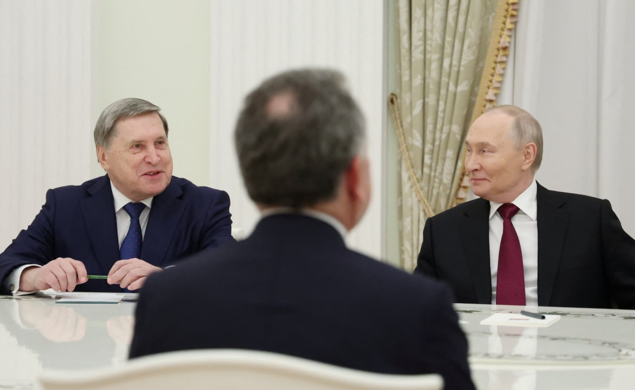 Putin’in danışmanı Uşakov, Trump’ın özel temsilcileriyle yapılan 5 saatlik Kremlin görüşmesinin sürecin kritik aşamasında olduğunu söyledi.