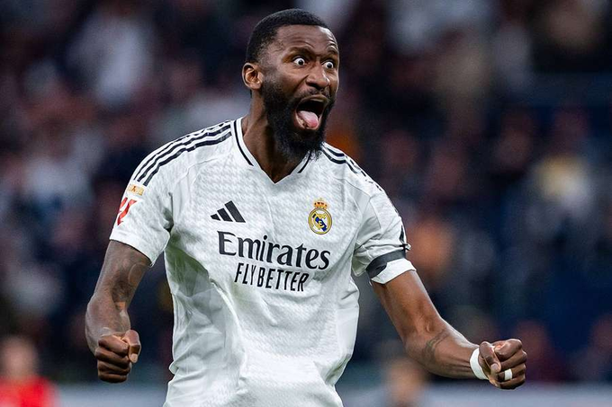 Galatasaray'a Real Madrid'den transfer 1 Galatasaray, Real Madrid ile sözleşmesi gelecek haziran ayında bitecek Antonio Rüdiger ile görüşmelere başladı
