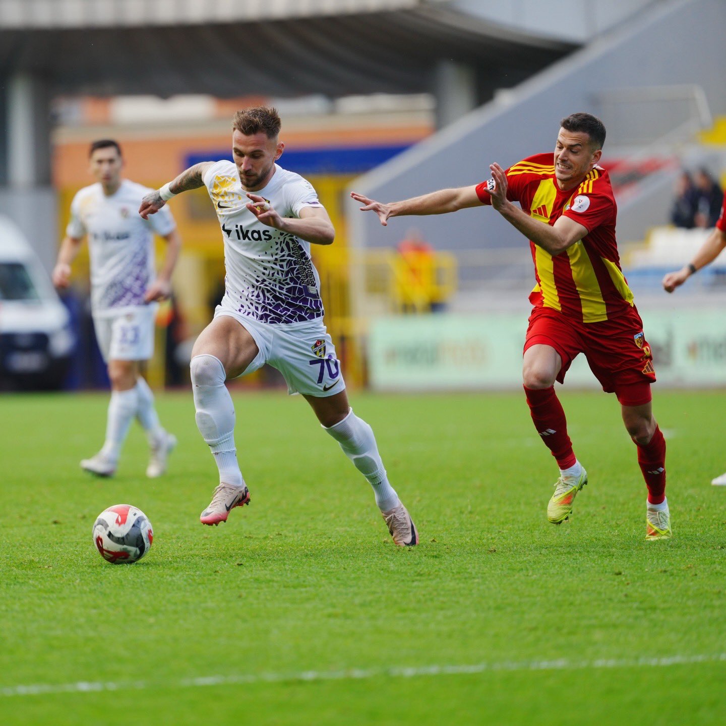Trendyol Süper Lig’de düşme hattında yer alan aynı puana sahip, Eyüpspor ile Kayserispor, İstanbul’da 1-1 berabere kaldı.