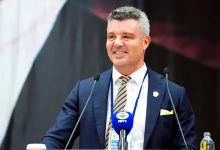 Sadettin Saran’ın Çanakkale’nin Ayvacık ilçesine bağlı Kuruoba Köyü’ndeki villasına ilişkin arama bulguları sonrası, çiftlik görevlisi Hasan D. akşam saatlerinde gözaltına alındı.