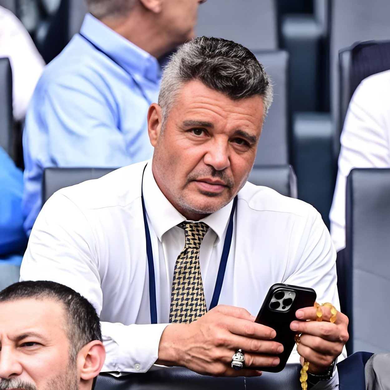 Uyuşturucu iddiasıyla gözaltına alınan Fenerbahçe Başkanı Sadettin Saran adli kontrolle serbest bırakıldı