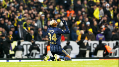 Trendyol Süper Lig’in tek yenilmez takımı Fenerbahçe, Eyüpspor deplasmanında kazanarak maç fazlasıyla lider Galatasaray’ı yakaladı