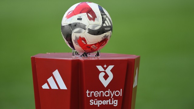 Türkiye Futbol Federasyonu, Süper Lig'de 2025/26 ara transfer dönemi harcama limitlerini açıkladı. İlk sırada 12.8 milyarla Galatasaray yer aldı