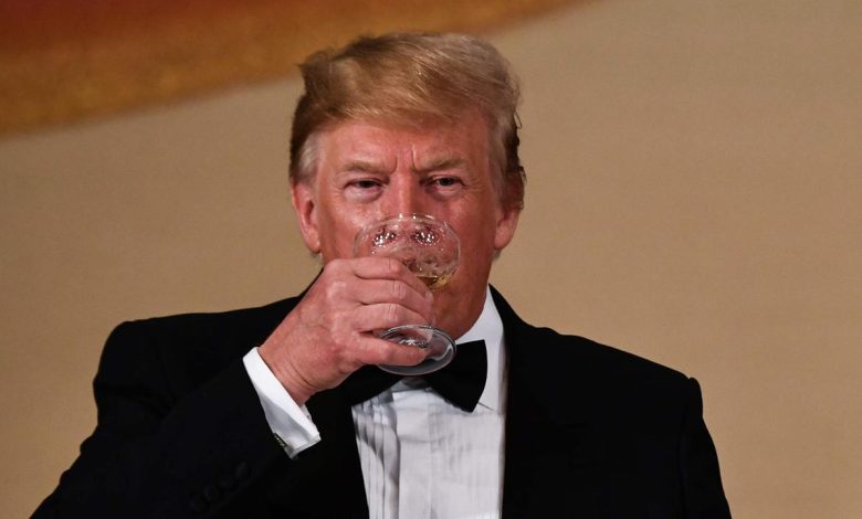 Wiles: Trump alkol kullanmıyor ama alkolik bir kişiliğe sahip 2 Donald Trump’ın Özel Kalem Müdürü Susie Wiles’ın bir dergiye verdiği röportajda kullandığı ifadeler Washington’da geniş yankı uyandırdı.