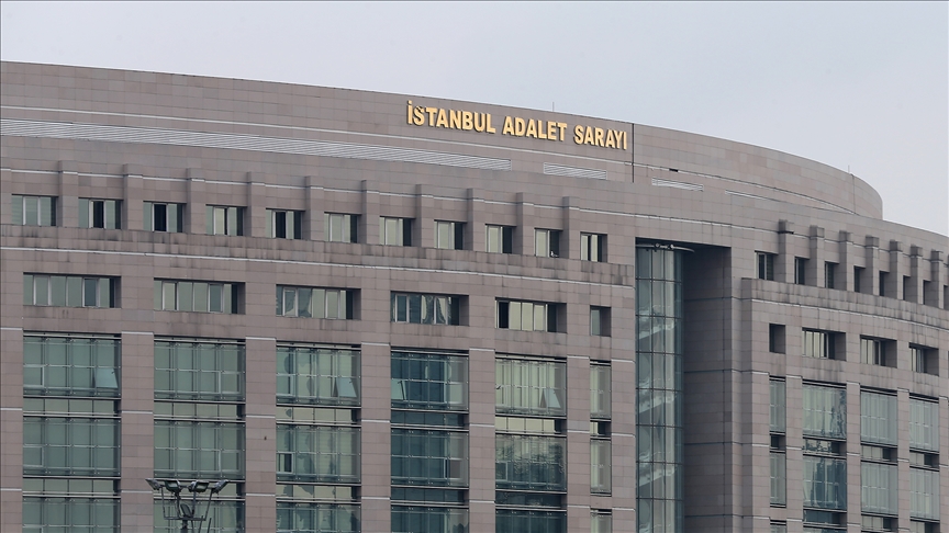 İstanbul merkezli yürütülen soruşturma kapsamında dört ilde düzenlenen eş zamanlı operasyonlarda 20 şüpheli gözaltına alındı.