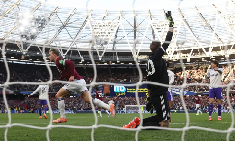 İngiltere Premier Ligi'nde son 10 maçının 9'unu kazanan Aston Villa, West Ham United deplasmanında 3-2 galip geldi