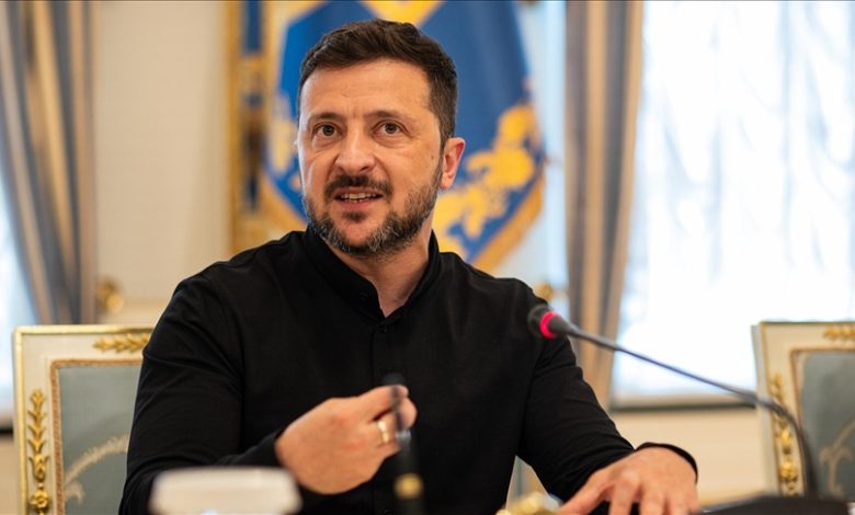 Ukrayna Devlet Başkanı Volodimir Zelenski, Rusya’nın gece boyunca ülkenin birçok bölgesini hedef alan geniş çaplı hava saldırıları düzenlediğini açıkladı.