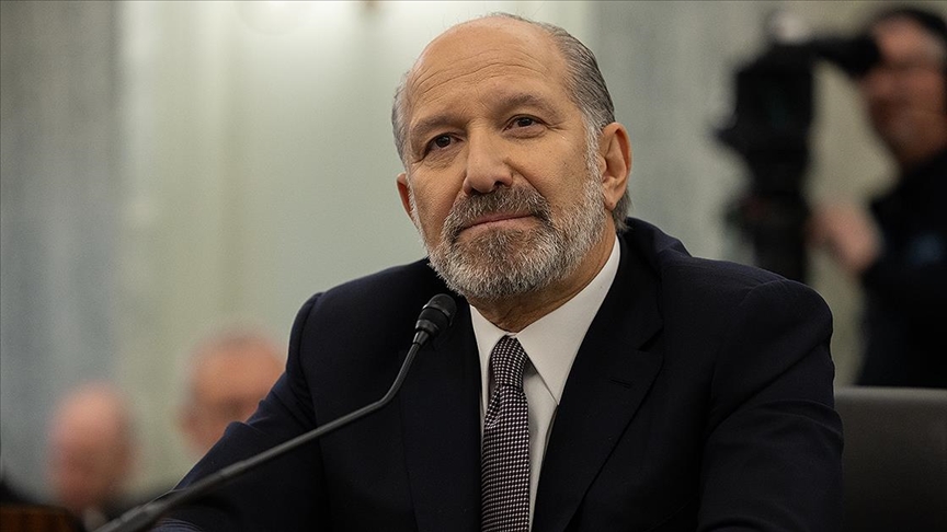 ABD Ticaret Bakanı Howard Lutnick’in milyarder Jeffrey Epstein ile 2012 yılında Karayipler’de bir araya gelmek için yazıştığı ortaya çıktı.