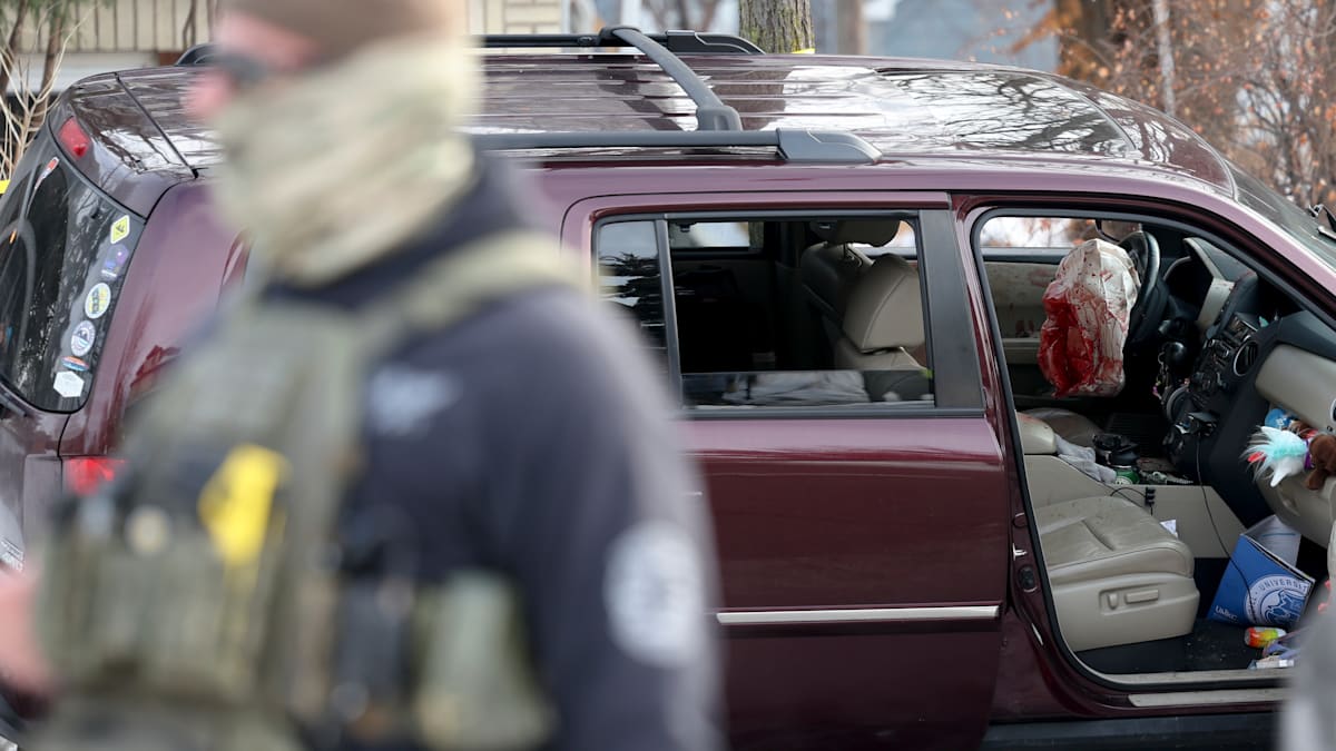 Amerika'nın Minneapolis kentinde, 37 yaşındaki Renee Good'un ICE polisleri tarafından öldürülmesinin ardından büyük protestolar düzenleniyor