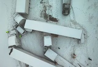 ABD, Batı Michigan'daki Interstate 196'da 100'den fazla aracın karıştığı büyük bir zincirleme kaza meydana geldi