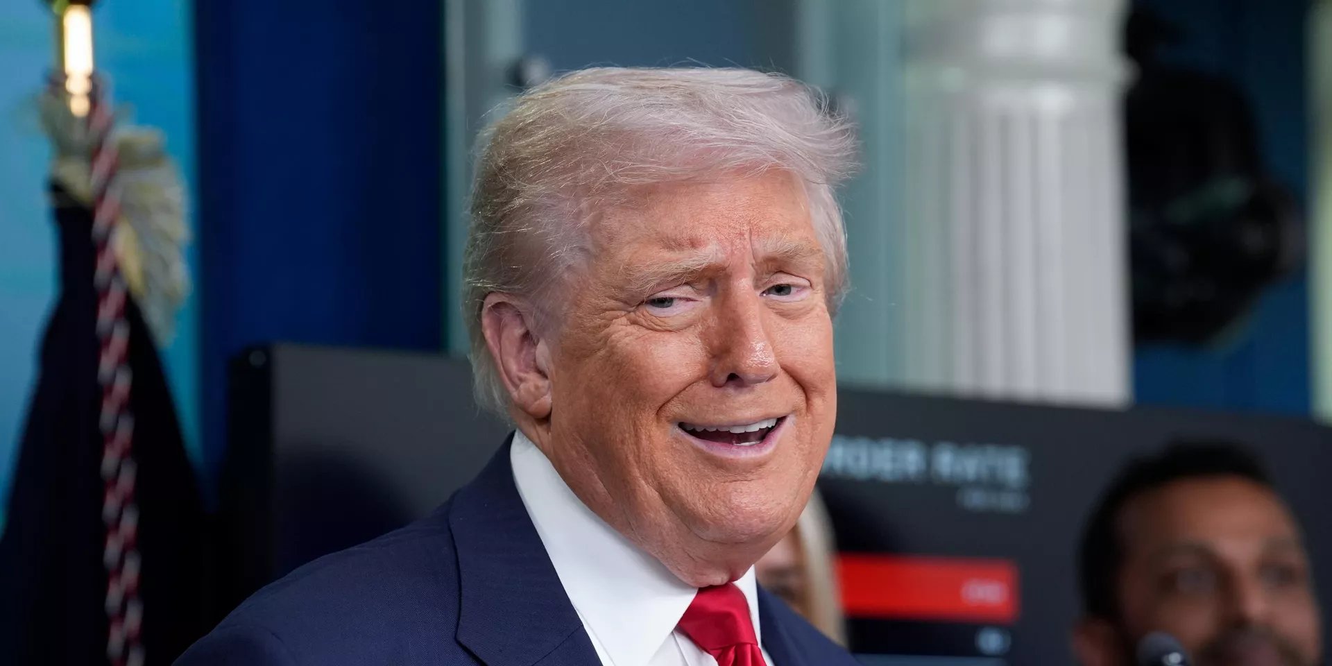 New York Times: ABD hâlâ güçlü ve başkalarını kendi iradesine boyun eğdirebilecek kapasitede olsa da, tek kutuplu egemenliğinin dönemi sona erdi