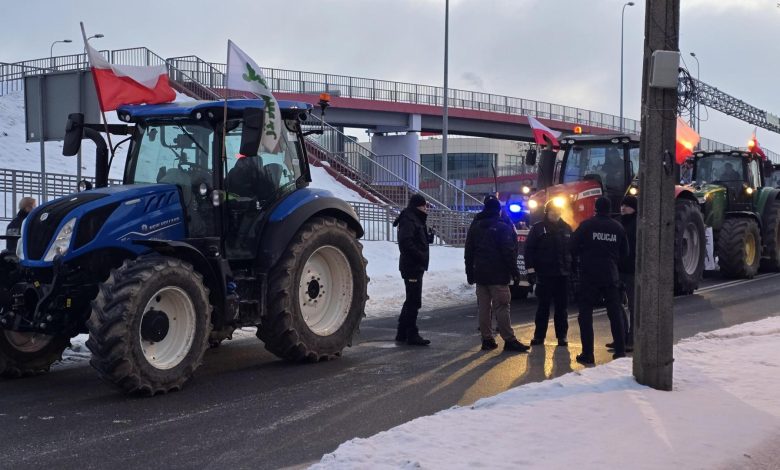 Avrupa'da çiftçiler ayakta 5 Avrupa Birliği'nin Mercosur Anlaşması'na isyan eden çiftçiler, Fransa'nın ardından Almanya, Norveç ve Belçika başta olmak üzere birçok ülkede traktörleriyle ayaklandı