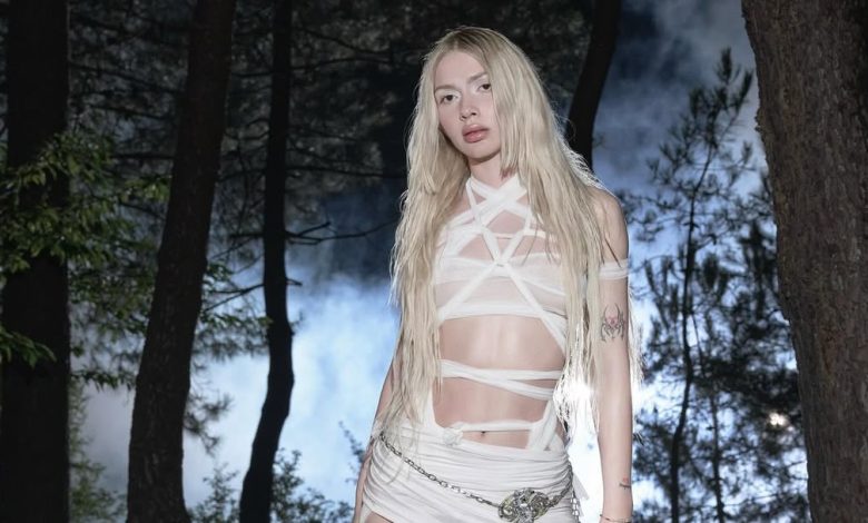 Aleyna Tilki pozitif çıktı 51 İstanbul Cumhuriyet Başsavcılığı’nca yürütülen soruşturma kapsamında Adli Tıp Kurumu’na sevk edilen şarkıcı Aleyna Tilki’nin esrar kullandığı belirlendi