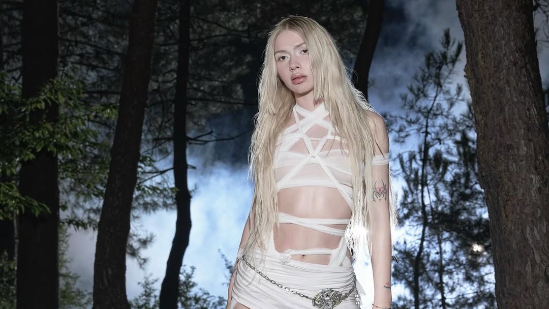 İstanbul Cumhuriyet Başsavcılığı’nca yürütülen soruşturma kapsamında Adli Tıp Kurumu’na sevk edilen şarkıcı Aleyna Tilki’nin esrar kullandığı belirlendi