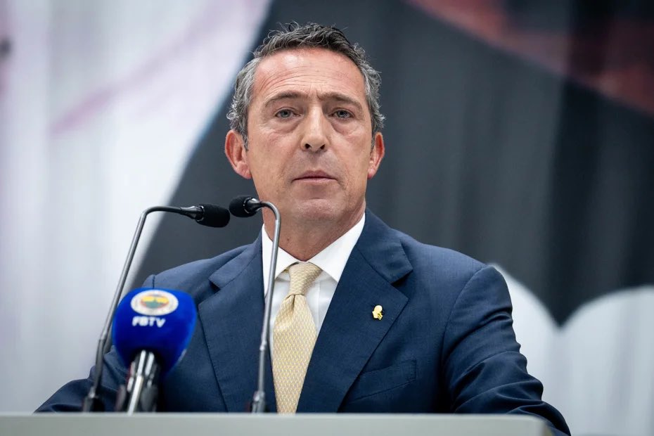 Galatasaray Spor Kulübü, teknik direktör Okan Buruk ile tartışan Fenerbahçe'nin eski başkanı Ali Koç'u adeta yerden yere vurdu