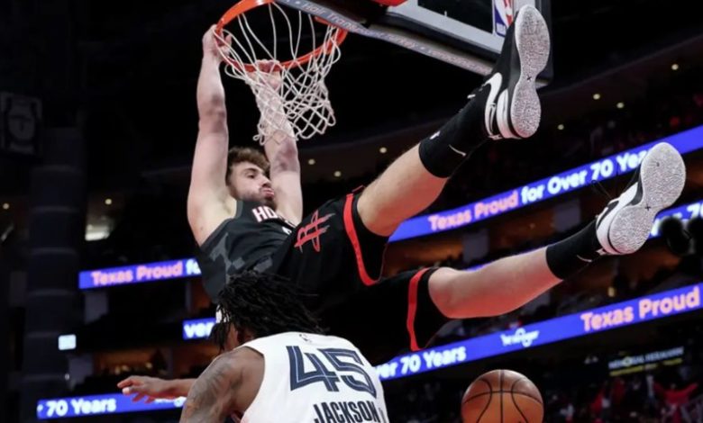 NBA'de Houston Rockets, Alperen Şengün'ün "double-double" yaptığı maçta San Antonio Spurs'e 111-99 mağlup oldu