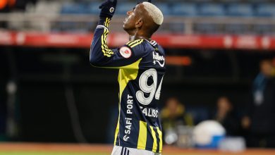 Trendyol Süper Lig'de Fenerbahçe, Alanyaspor deplasmanında kazanarak lider Galatasaray ile puan farkını 1'e düşürdü