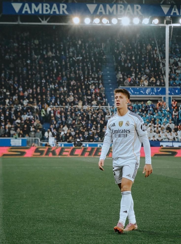 İspanya Ligi’nde Real Madrid, Real Betis’i 5-1 yenerken 77. dakikada oyuna dahil olan Arda Güler bir asist yaptı