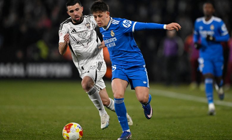 Real Madrid, İspanya Kupası son 16 turunda 2. Lig'de alt sıralarda yer alan Albacete'ye 3-2 yenilerek elendi