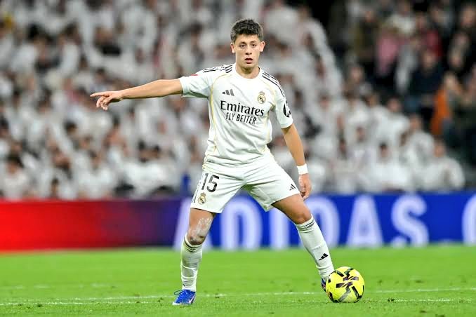 İspanya Ligi'nde Real Madrid, ilk yarısı 0-0 biten maçta, 46'da oyuna giren Arda Güler'in etkili futboluyla Levante'yi devirdi