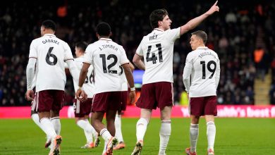 Arsenal düelloyu bırakmadı 1 İngiltere Premier Lig lideri Arsenal, geriye düştüğü Bournemouth deplasmanında kazanarak zirvede kalmayı sürdürdü