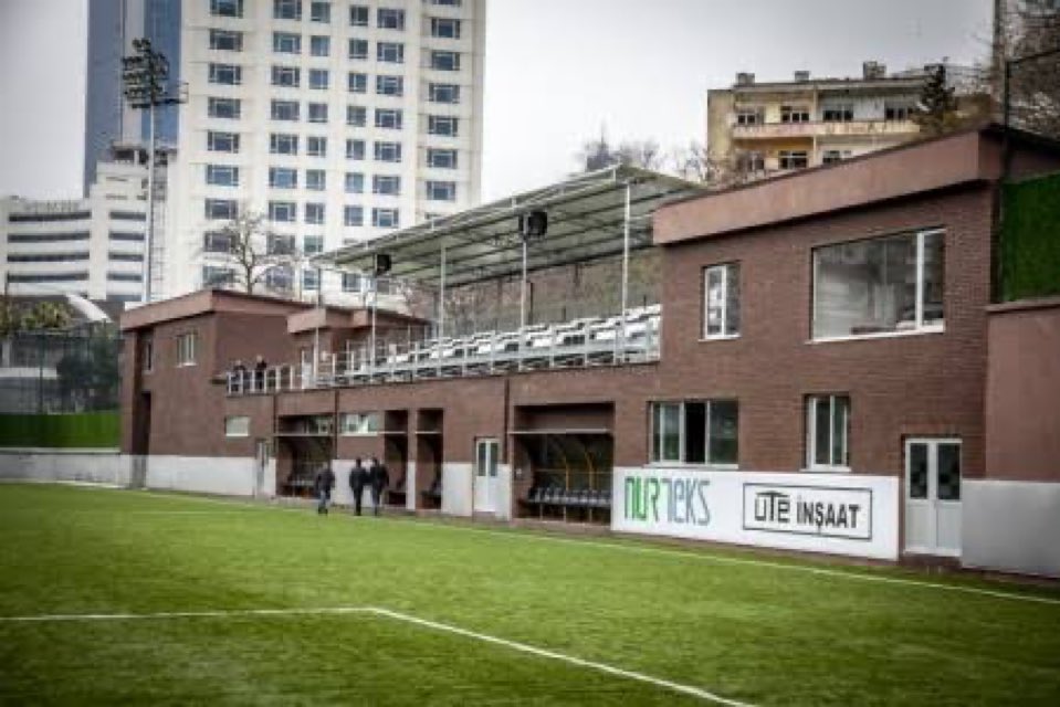 NationalTurk.com yazarı Müslüm Gülhan, Birgün'deki köşesinde Beşiktaş'ın spor alanlarının inşaata açılmasını eleştirdi