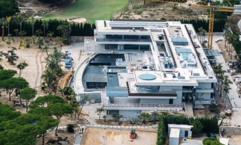 5 Şubat'ta 41 yaşına basacak dünyaca ünlü futbolcu Cristiano Ronaldo, ülkesi Portekiz'de 35 milyon Euro'ya adeta bir saray inşa ettirdi